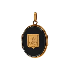 Josephs Jewelers Estate>Estate 18K Yellow Gold Onyx Engraved Locket